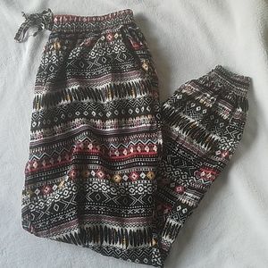 10/$20 Adorable harem pants
